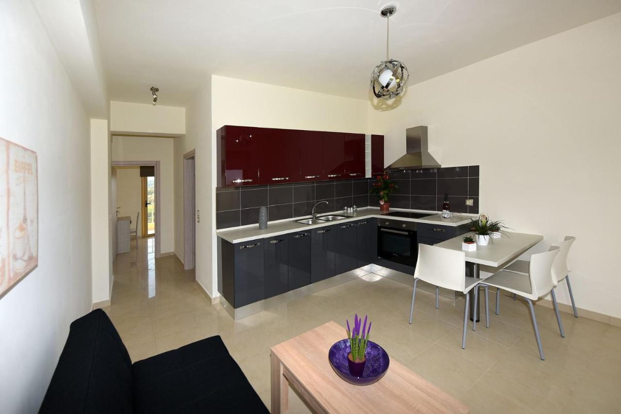 Stelia Luxury Apartments Kalavarda Bagian luar foto