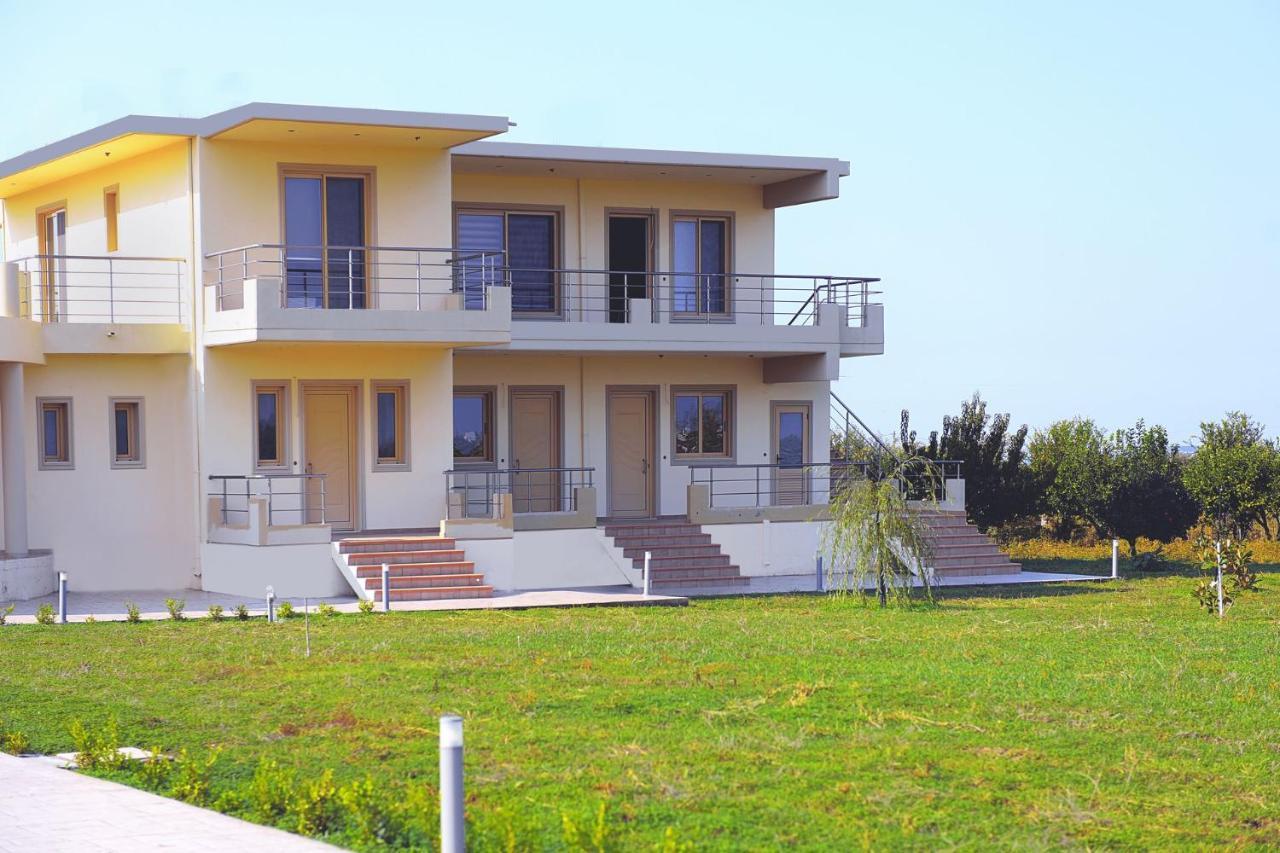 Stelia Luxury Apartments Kalavarda Bagian luar foto