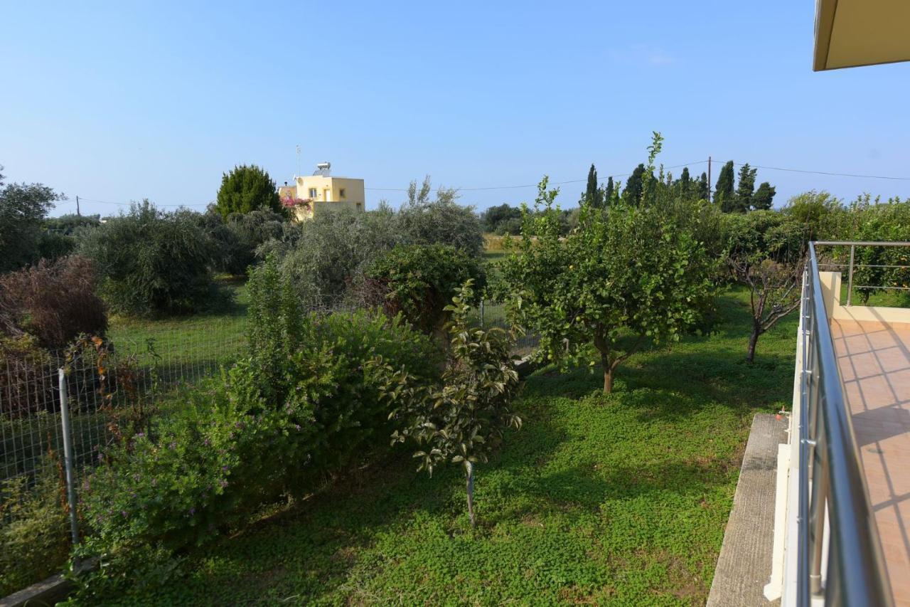 Stelia Luxury Apartments Kalavarda Bagian luar foto