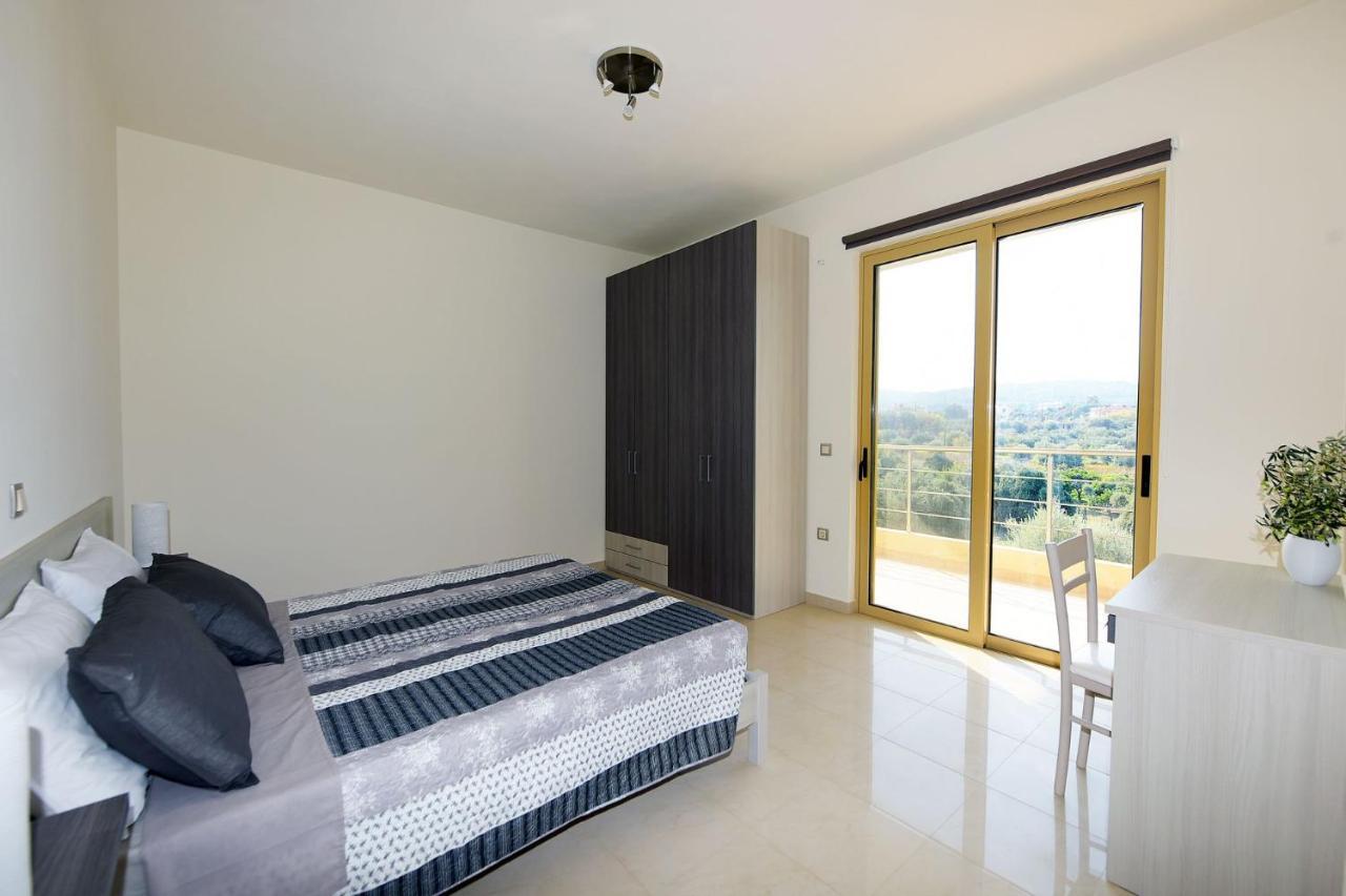 Stelia Luxury Apartments Kalavarda Bagian luar foto