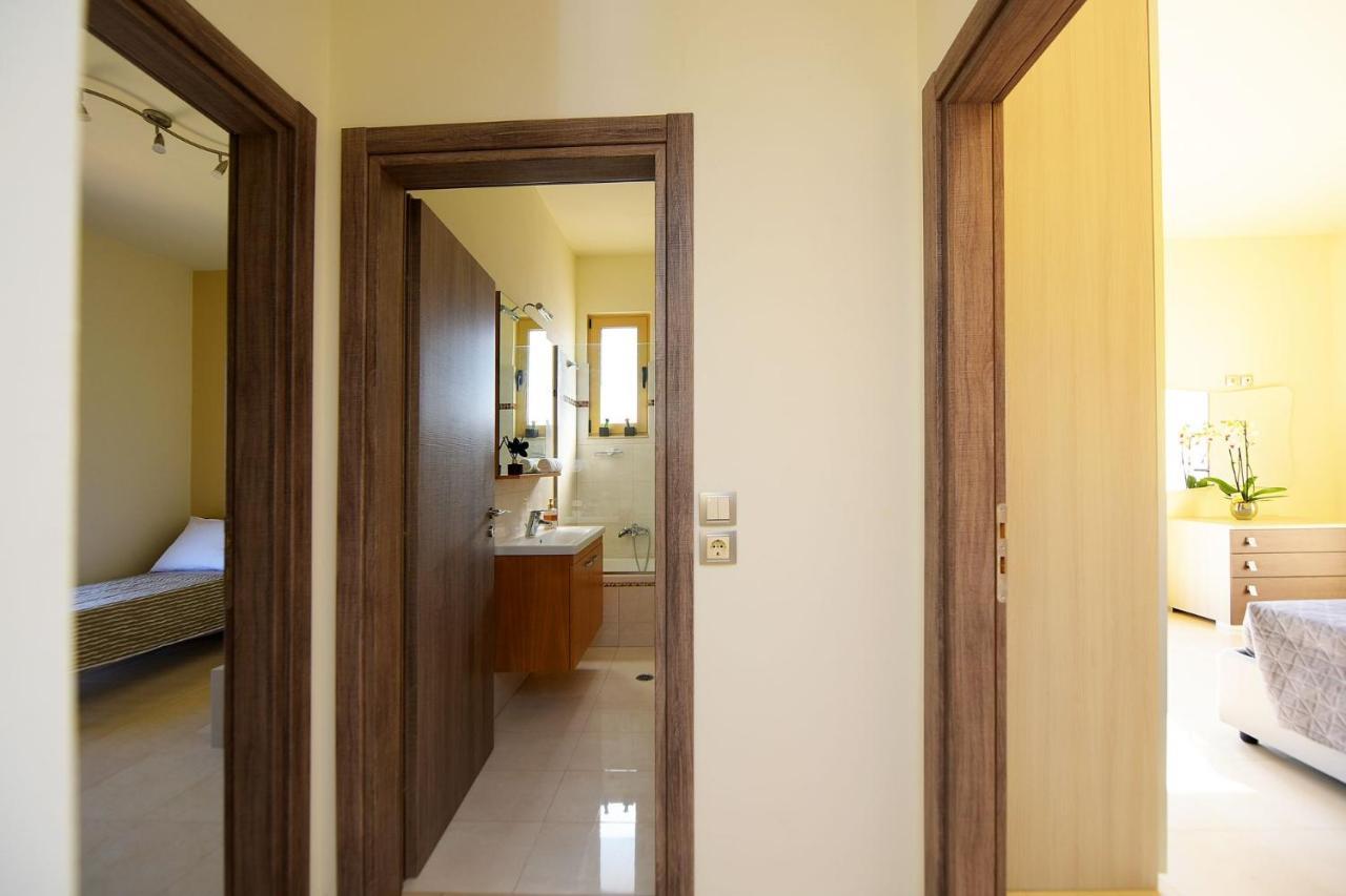 Stelia Luxury Apartments Kalavarda Bagian luar foto