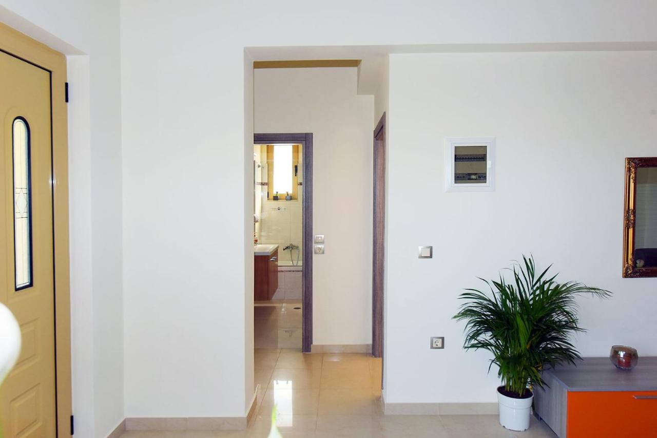 Stelia Luxury Apartments Kalavarda Bagian luar foto