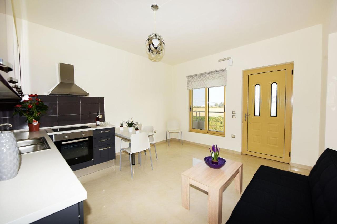 Stelia Luxury Apartments Kalavarda Bagian luar foto