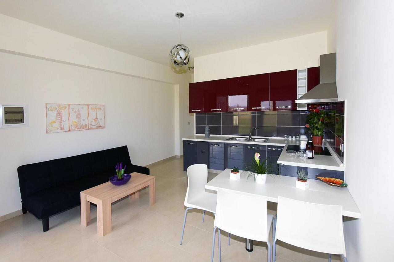Stelia Luxury Apartments Kalavarda Bagian luar foto