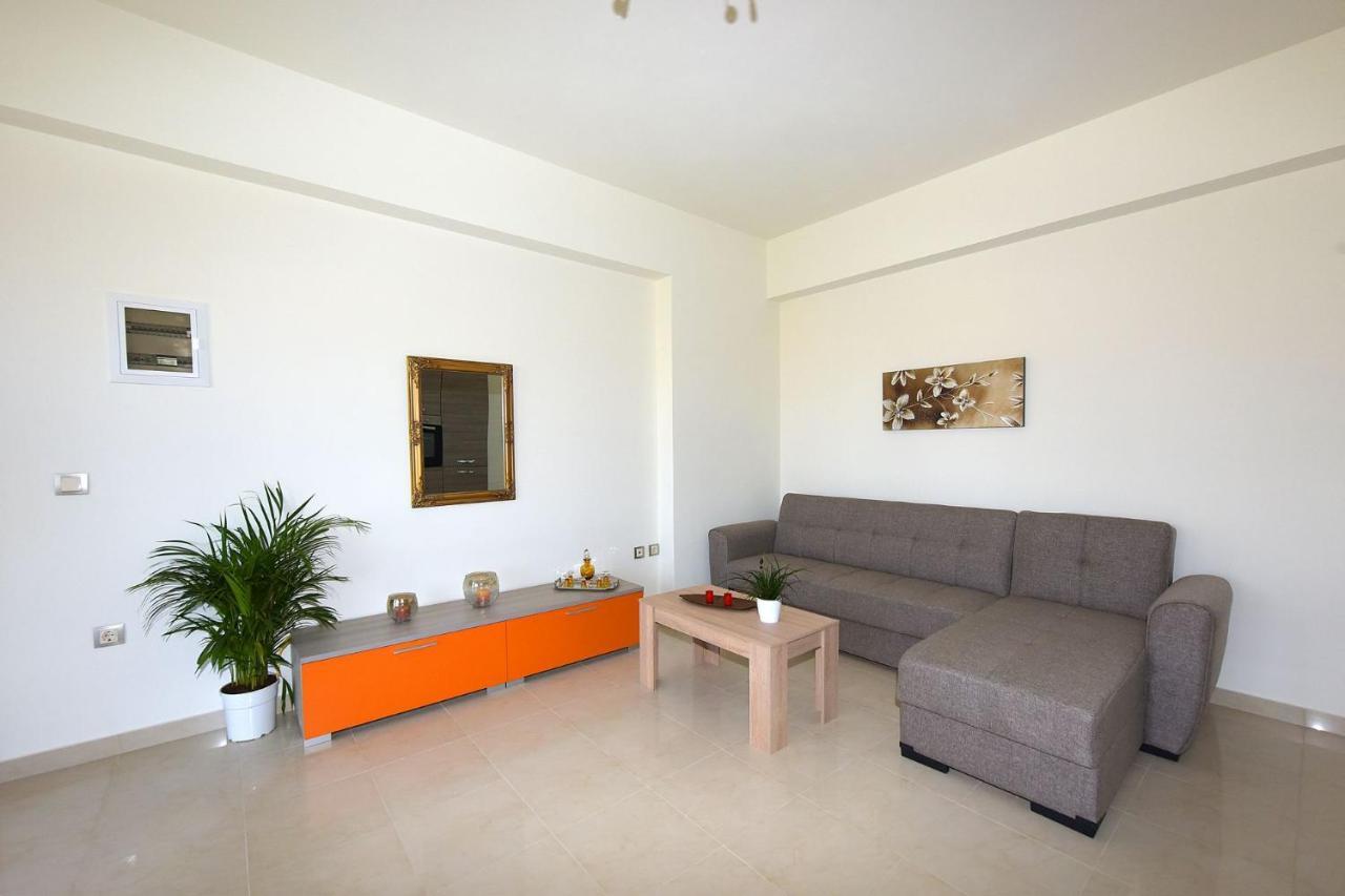 Stelia Luxury Apartments Kalavarda Bagian luar foto