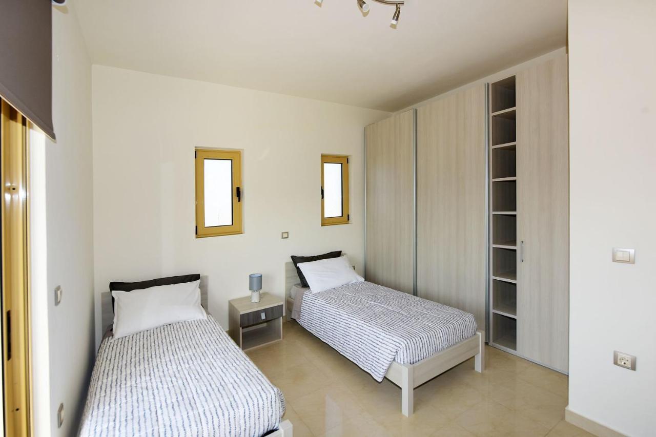 Stelia Luxury Apartments Kalavarda Bagian luar foto
