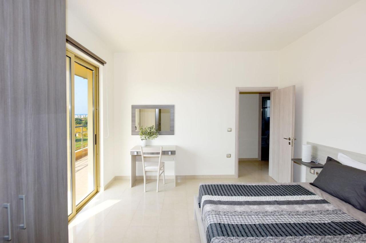 Stelia Luxury Apartments Kalavarda Bagian luar foto