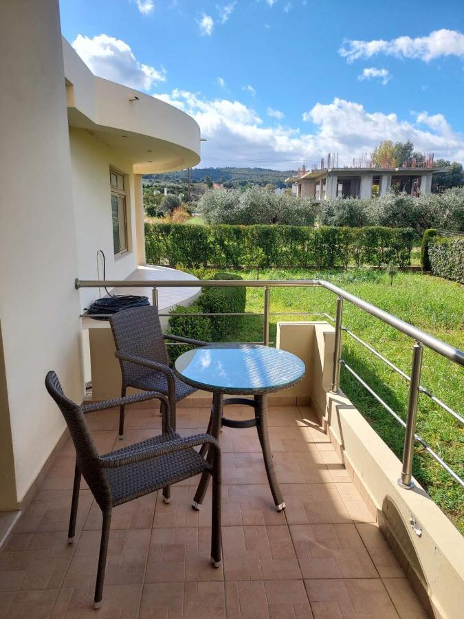 Stelia Luxury Apartments Kalavarda Bagian luar foto